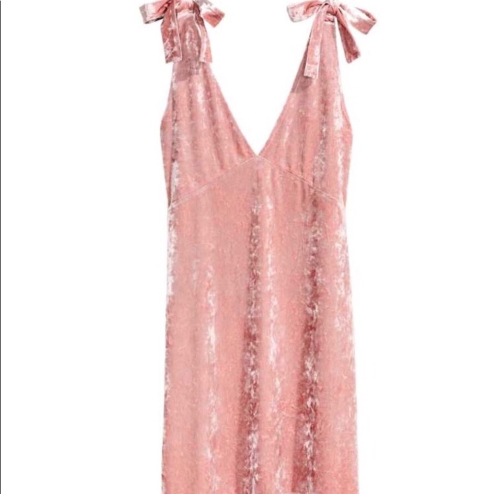H&M pink Crushed Velvet dress Size 2 NWOT sold out